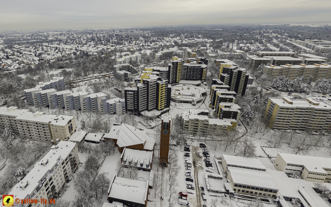 04.12.2021 - Karl-Marx-Ring und Marx-Zentrum in Neuperlach